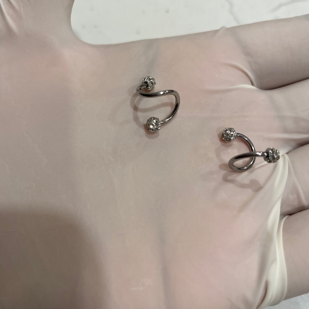 Twisted diamond earrings